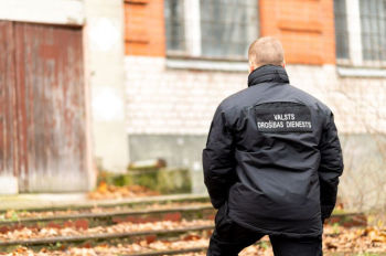 Сотрудник Службы госбезопасности Латвии