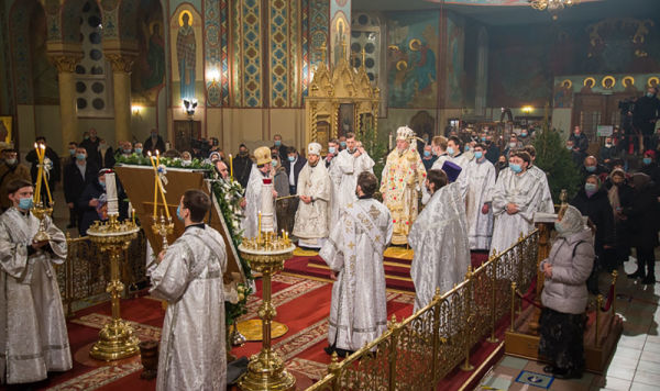 Праздник Рождества Господа Бога и Спаса нашего Иисуса Христа в Рижском Кафедральном соборе Рождества Христова в Риге, Латвия, 7 января 2022