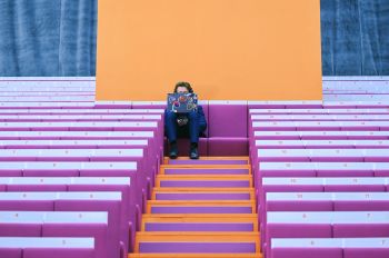 Мужчина с ноутбуком