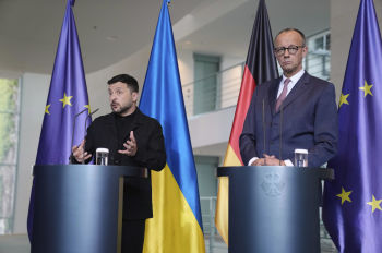 Президент Украины Владимир Зеленский и федеральный канцлер Германии Фридрих Мерц