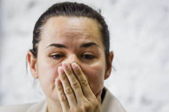 Кандидат на пост президента Белоруссии Светлана Тихановская на пресс-конференции после выборов президента в Минске, Белоруссия, 10 августа 2020 г.