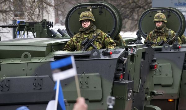 Парад в честь Дня независимости Эстонии, Нарва Парад в честь Дня независимости Эстонии, Нарва