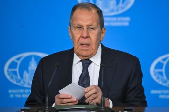 Пресс-конференция министра иностранных дел России Сергея Лаврова