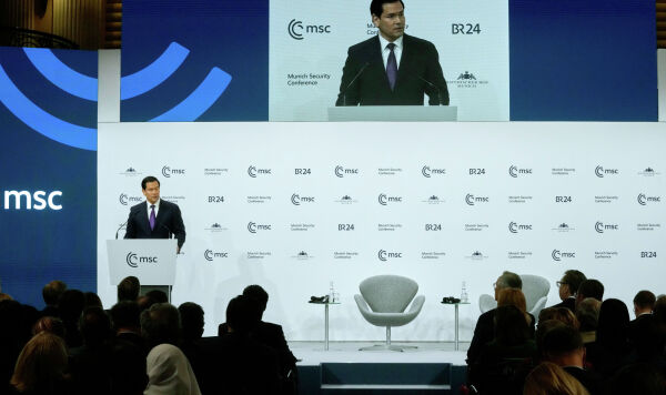 Госсекретарь США Марко Рубио выступает на Мюнхенской конференции по безопасности в Мюнхене, Германия, в субботу, 14 февраля 2026 года.