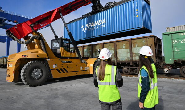 Контейнерная площадка на территории мультимодального транспортно-логистического центра "Артем" в Приморском крае Контейнерная площадка на территории мультимодального транспортно-логистического центра "Артем" в Приморском крае