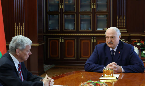 Переговоры с американской делегацией во главе со спецпосланником США Джоном Коулом Переговоры с американской делегацией во главе со спецпосланником США Джоном Коулом