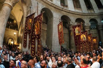 Схождение Благодатного огня в храме Гроба Господня