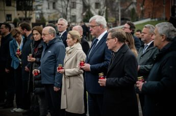 Верховный представитель Европейского союза по иностранным делам и политике безопасности Кая Каллас (в центре слева), министр иностранных дел Украины Андрей Сибига (в центре справа) и министры иностранных дел ЕС