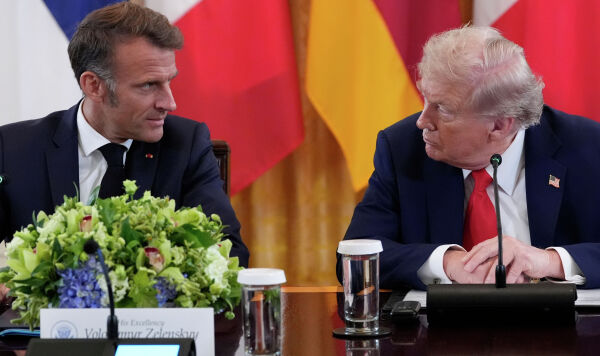 Президент Франции Эммануэль Макрон и президент США Дональд Трамп Президент Франции Эммануэль Макрон и президент США Дональд Трамп