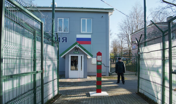 Пешеходный КПП "Нарва-2" открылся на границе РФ и Эстонии Пешеходный КПП "Нарва-2" открылся на границе РФ и Эстонии