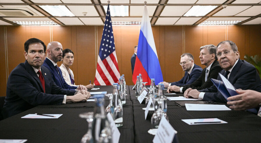 Делегации США и России на саммите АСЕАН в Пасае, 23 июля 2026 г.