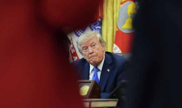 Президент США Дональд Трамп в Овальном кабинете