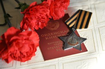 Орден Славы II степени, принадлежащий ветерану ВОВ П.О. Хорвату.