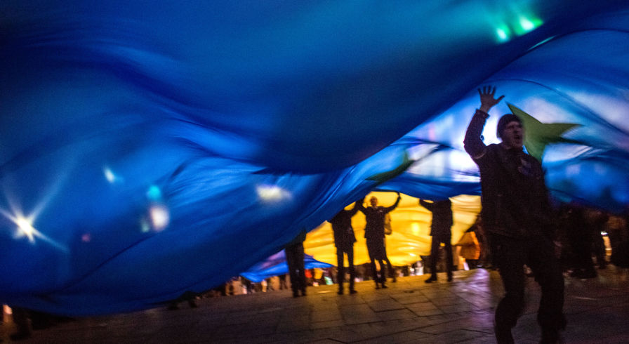 Сторонники евроинтеграции на площади Независимости в Киеве, 27 ноября 2013