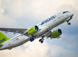 Самолет компании "airbaltic"