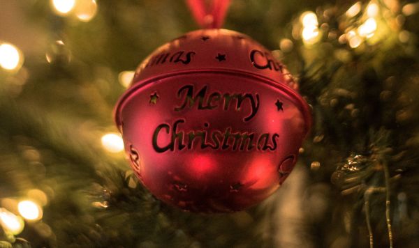 Игрушка на елке